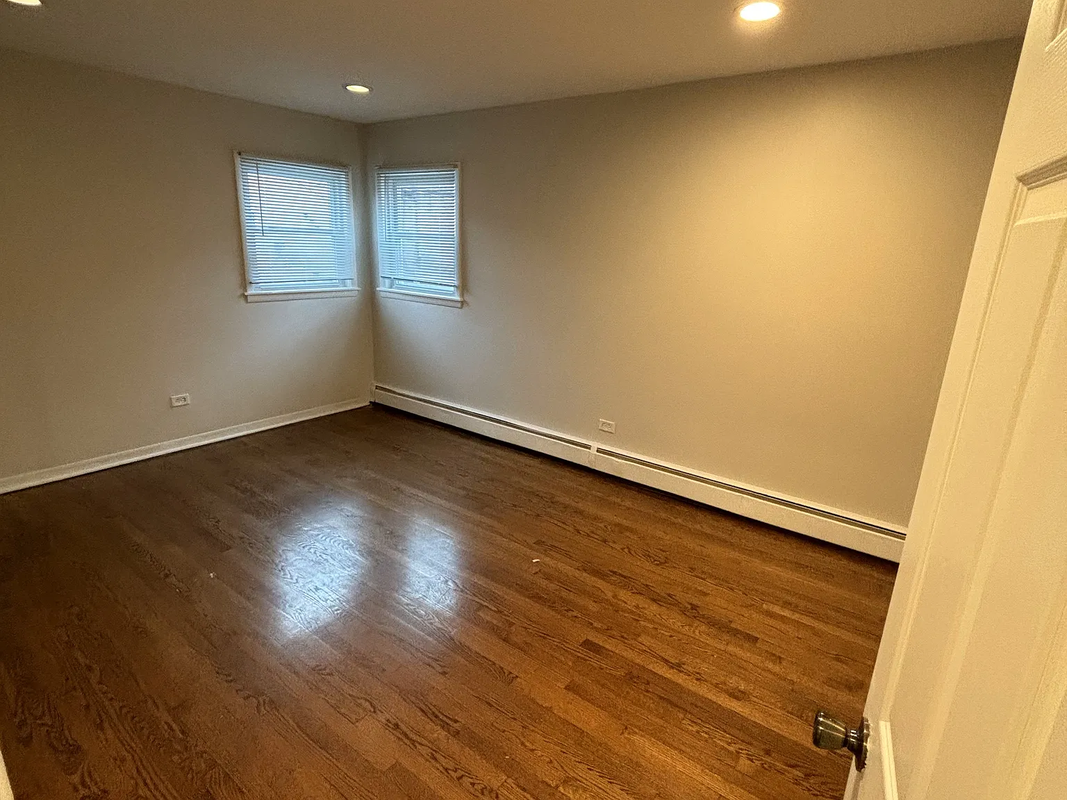 2 bed, 900 sqft, $1,500 — Photo 4