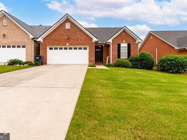 153 Regency Row SW, Calhoun, GA 30701