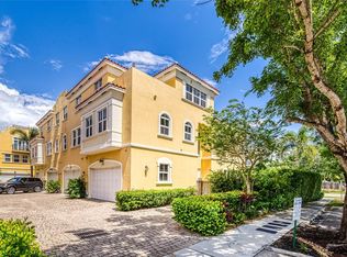 857 NE 16th Ter, Fort Lauderdale, FL 33305