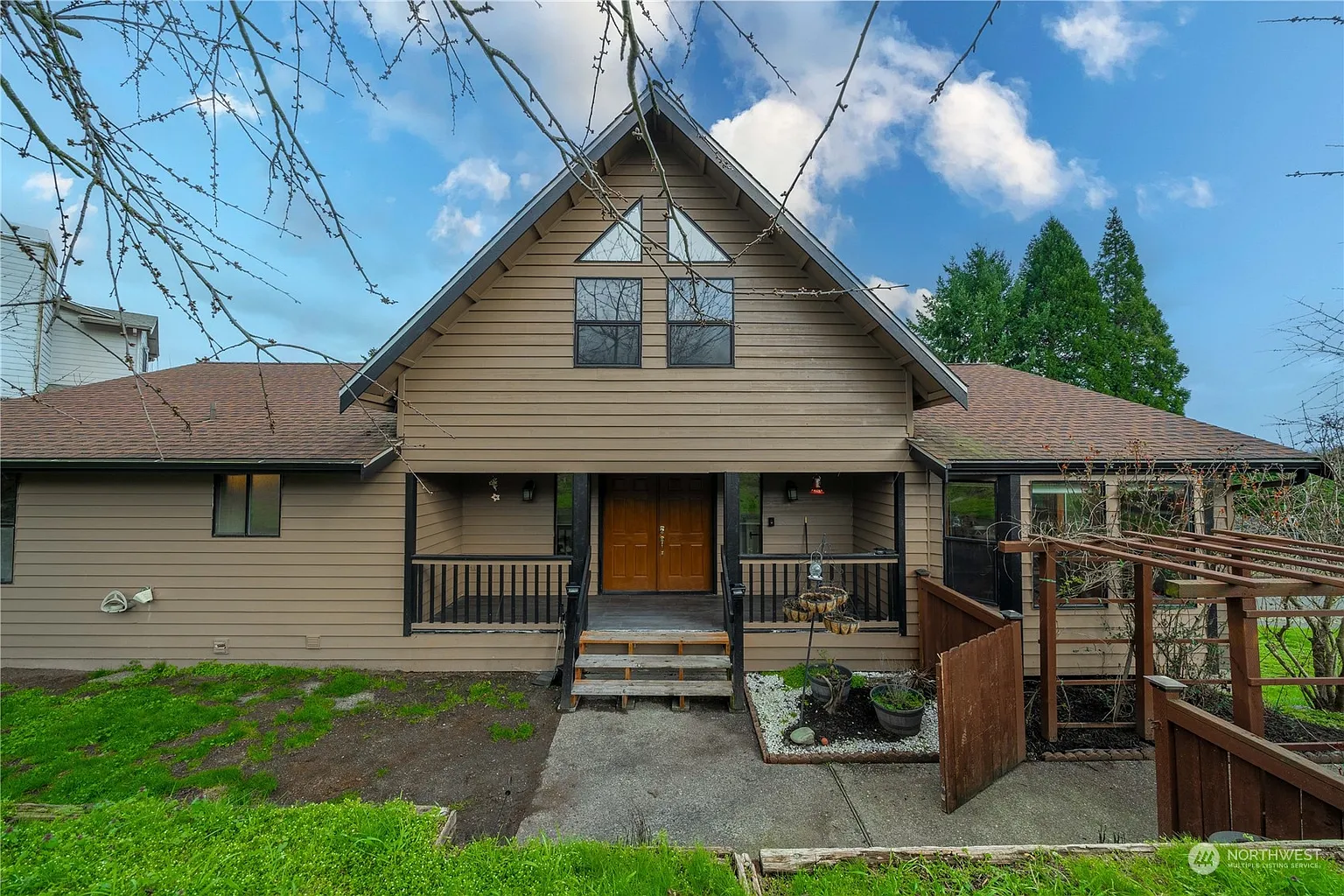 3901 Nassau Avenue NE photo 1
