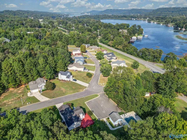 4005 Estate Dr, Guntersville, AL 35976