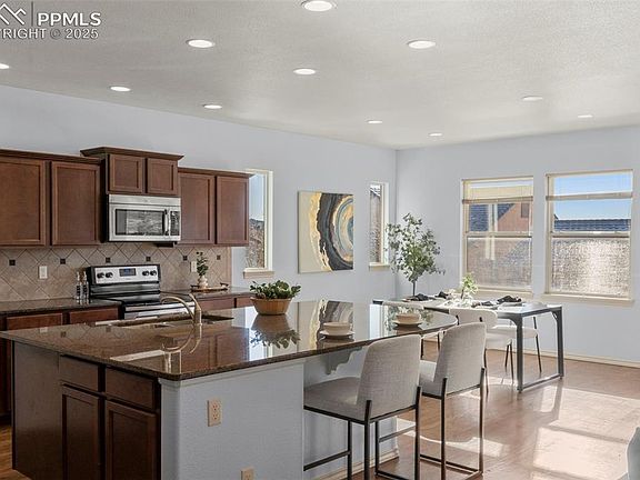 3rd image of 1475 Symphony Hts