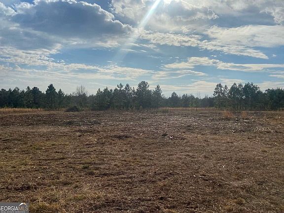 4th image of 221 Pace Rd