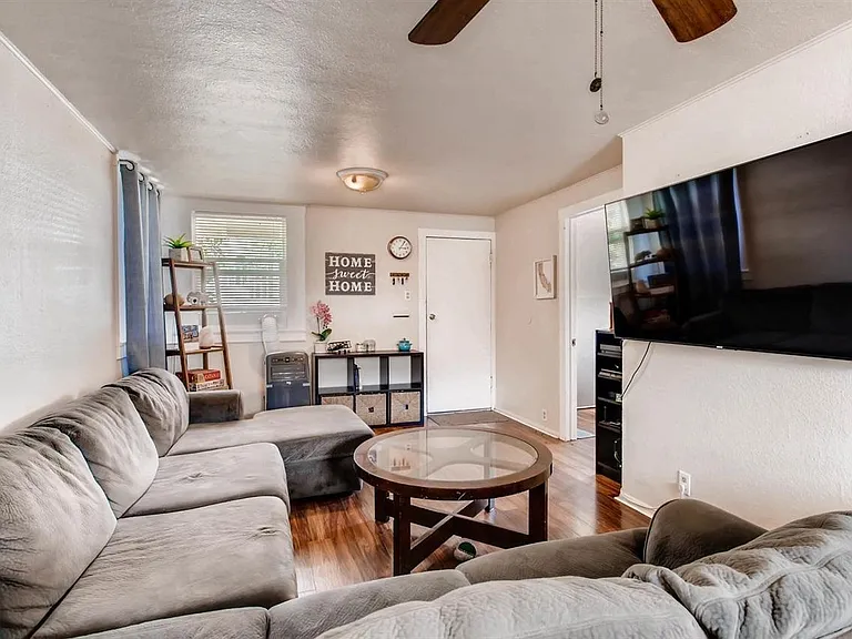 3744 Swift Ave — Photo 7