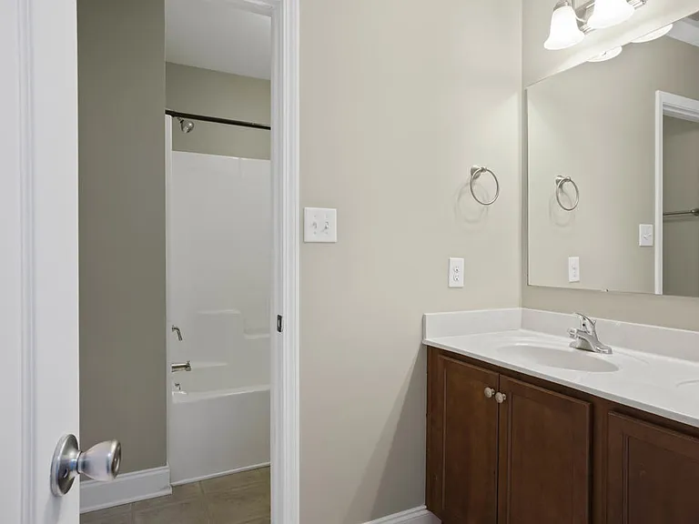121 Feathers Ln — Photo 6