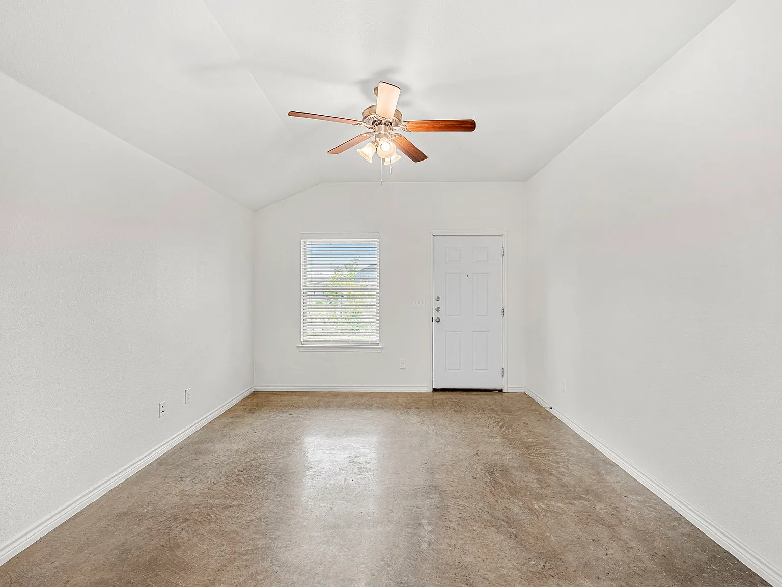 6011 Amelia Earhart Blvd, Killeen, TX 76543 - B — Photo 2