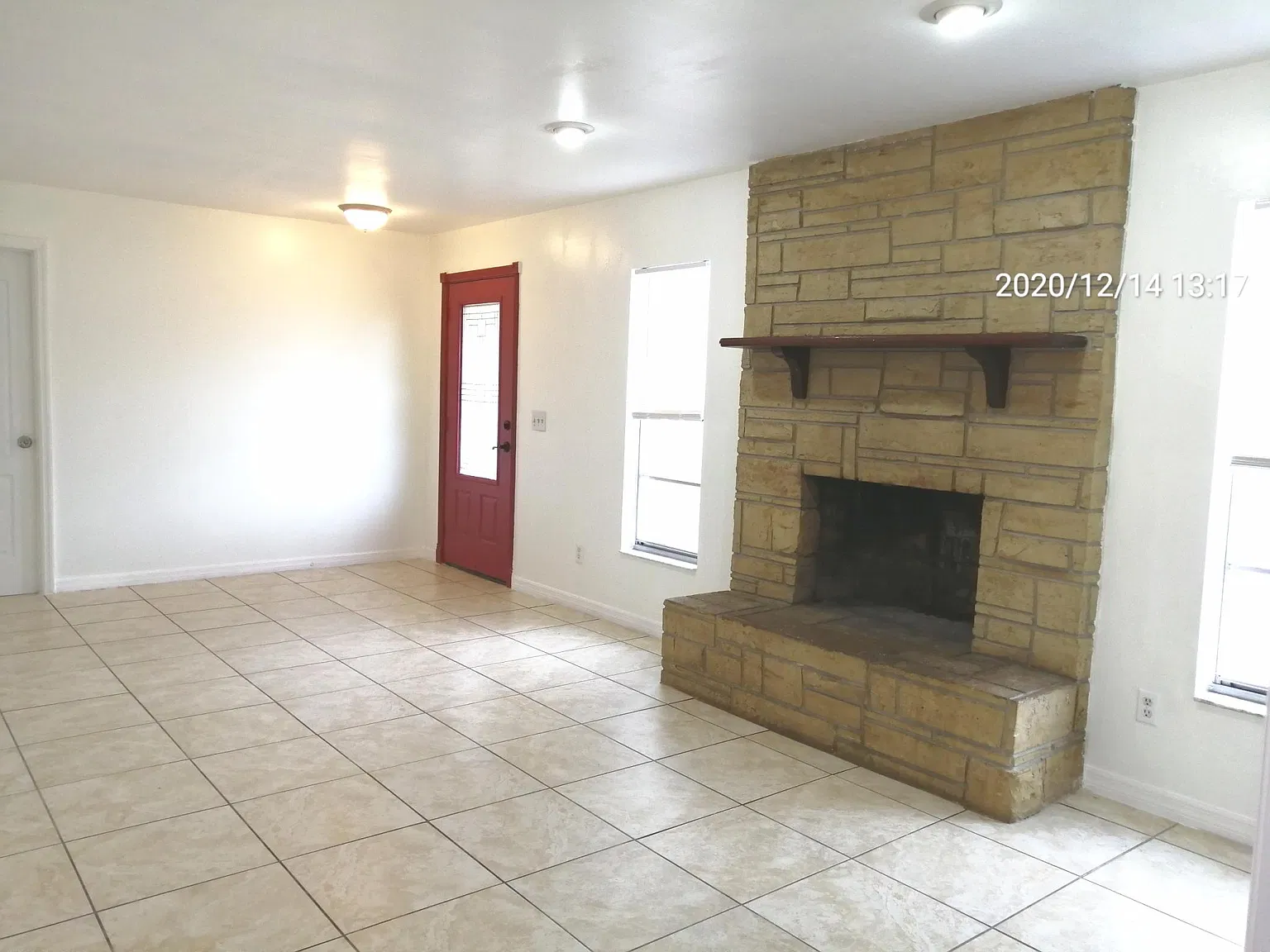 3 bed, 1346 sqft, $2,200 — Photo 2
