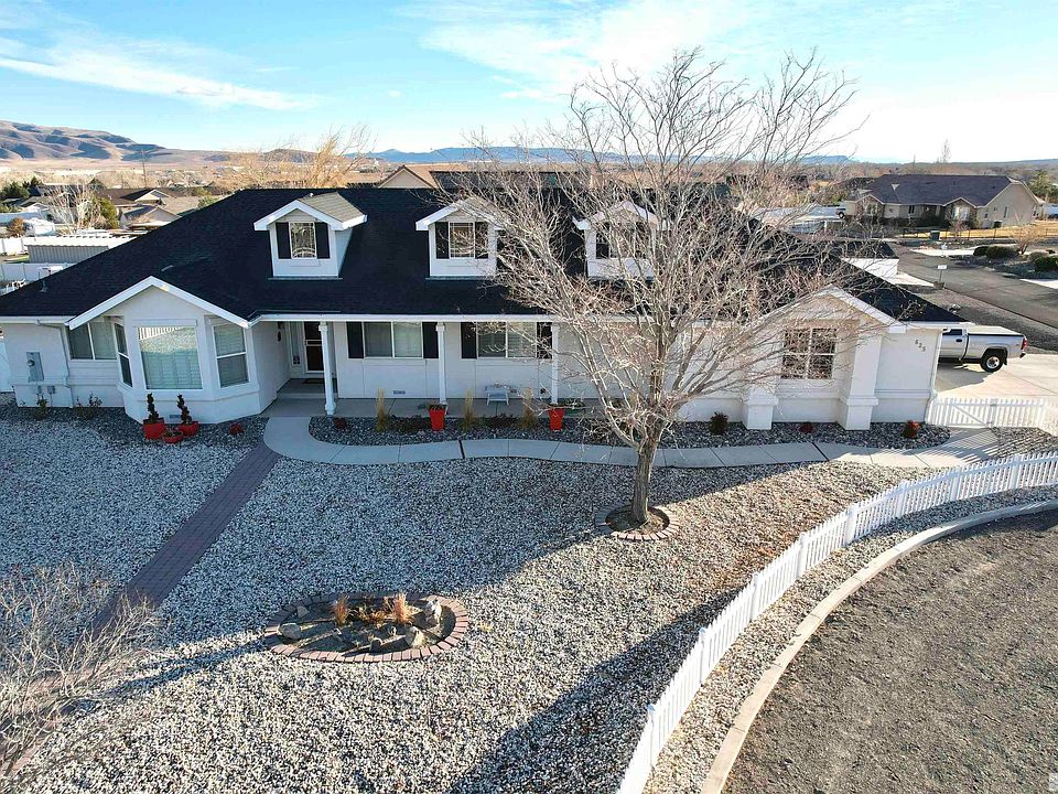 1st image of 625 Buckskin Dr