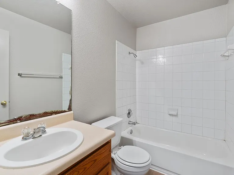 12921 White House St — Photo 24