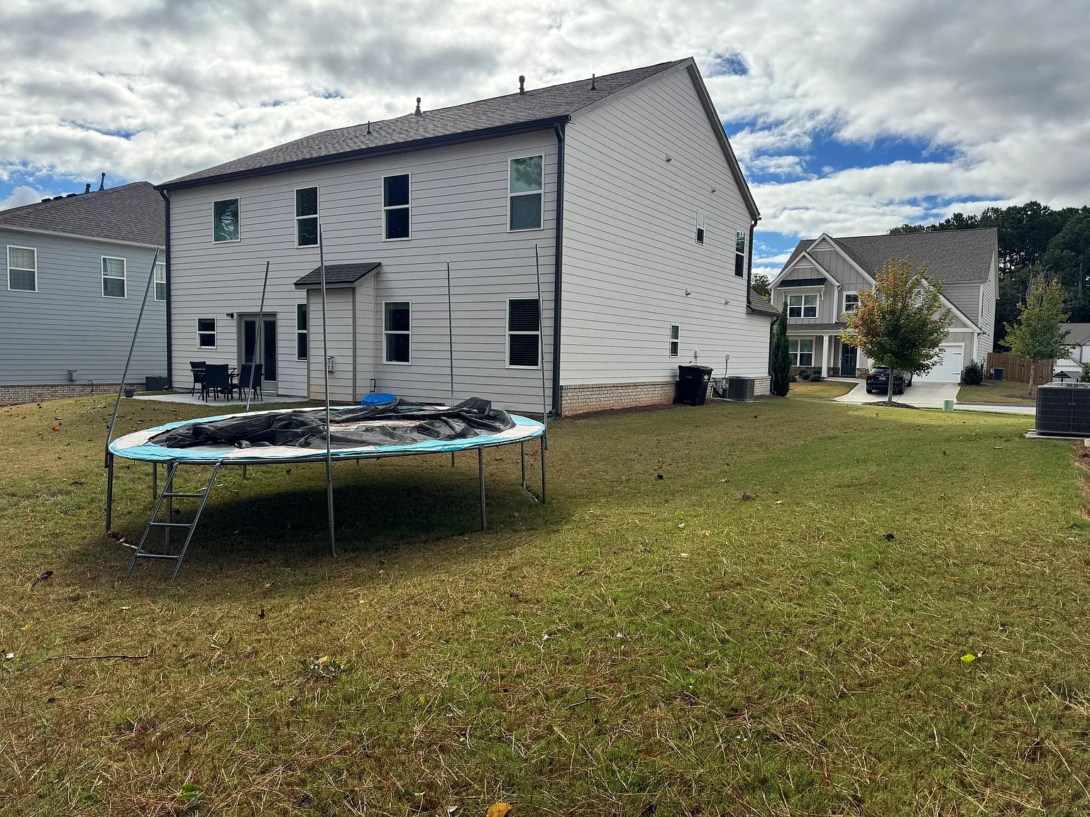 4 bed, 2850 sqft, $3,400 — Photo 3