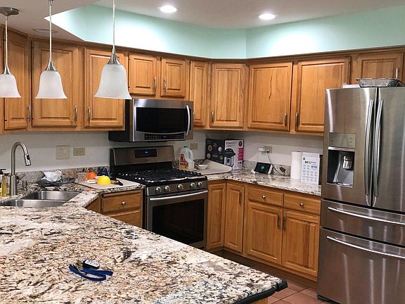 5th image of 8528 Evergreen Ln