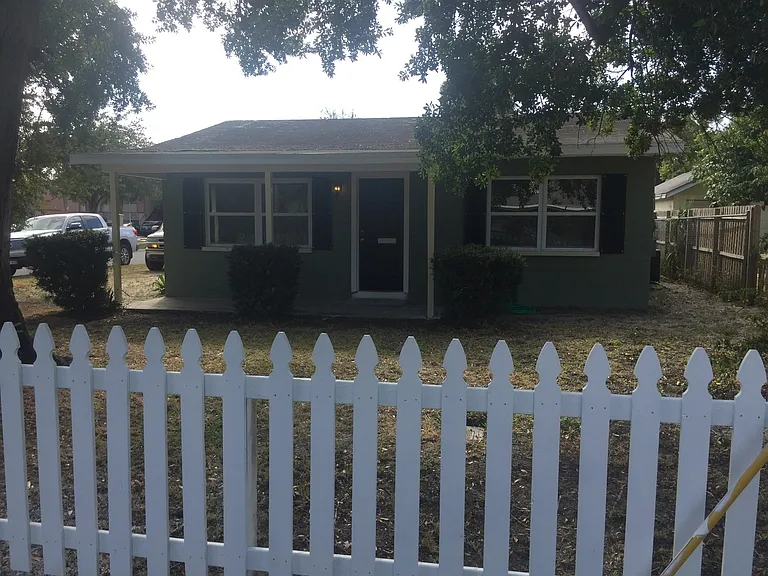 1002 W Arch St — Photo 1
