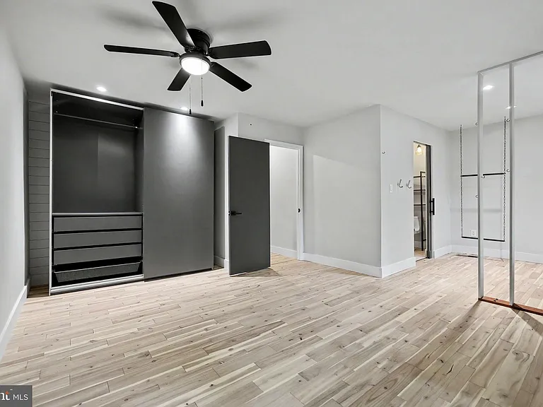 2105 Glencourse Ln — Photo 25