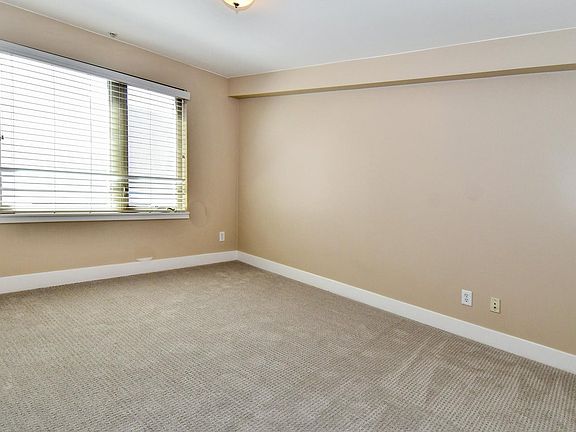 4th image of 3040 Zuni St #B