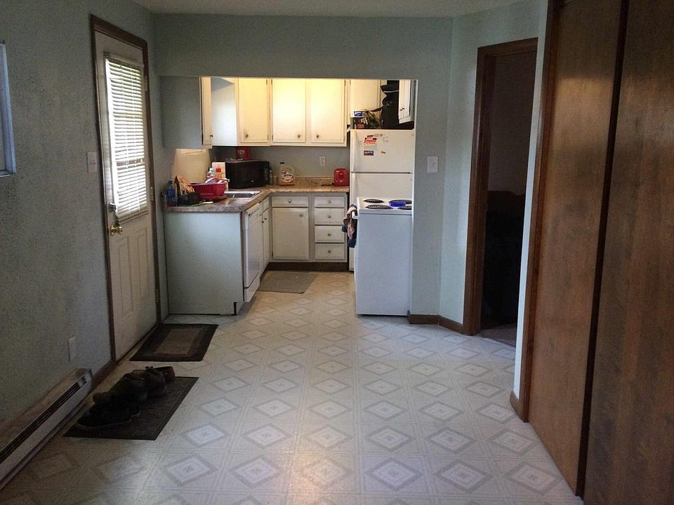 Kitchen (part of main room)