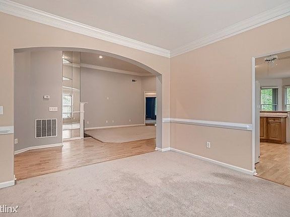 4th image of 3087 Ashland Cir