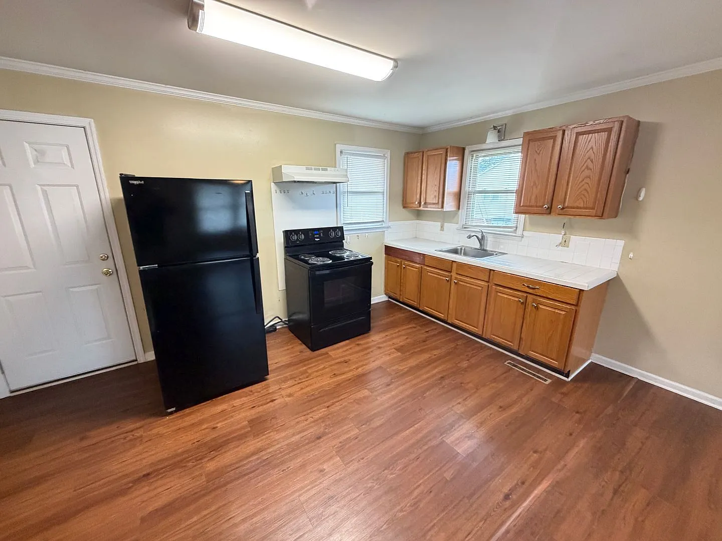 1bed/1ba duplex downtown Landis very Nice condition — Photo 4