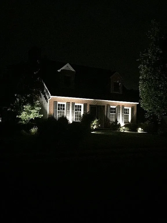 421 Hamsher Ave photo 1