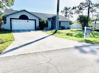 17425 Missouri Rd, Fort Myers, FL 33967