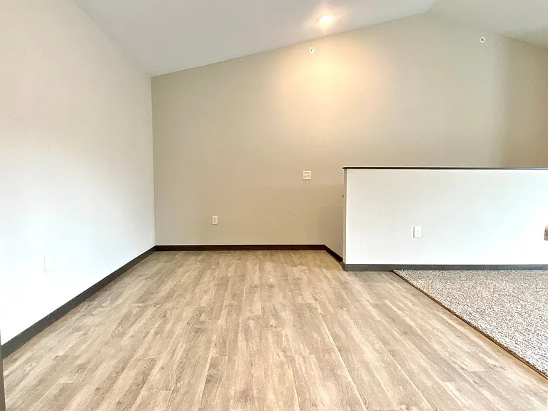 786 Peregrine Cir — Photo 40