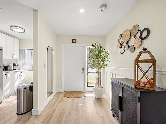3rd image of 3915 Arelia Drive