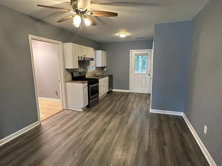 567 N Marietta Pkwy NE — Photo 20