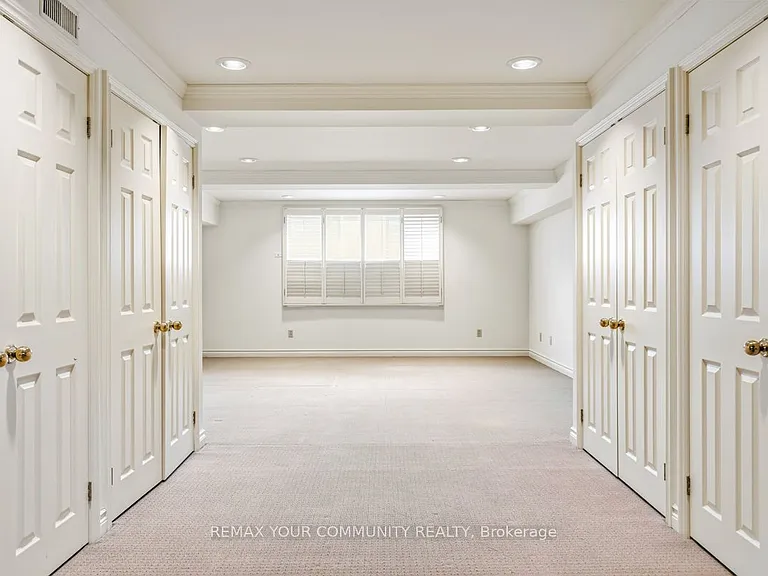 27 Denham Dr #LOWER — Photo 3