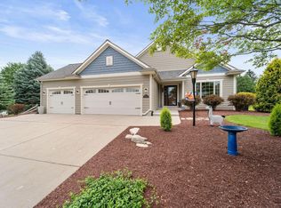 N103W17259 Pinewood Ct, Germantown, WI 53022