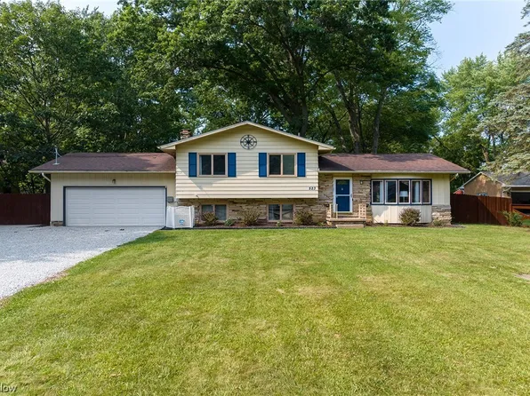 523 Sturgeon Dr, Akron, OH 44319