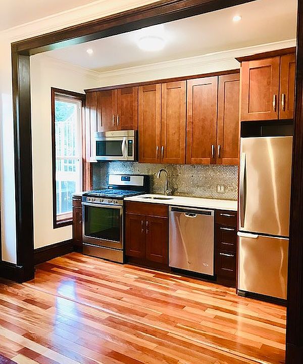 1st image of 439 Halsey St #2