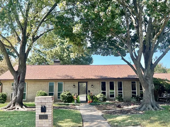 2626 Shoreline Dr, Sherman, TX 75092