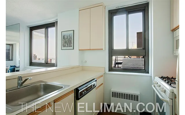 Rented by Douglas Elliman | media 42