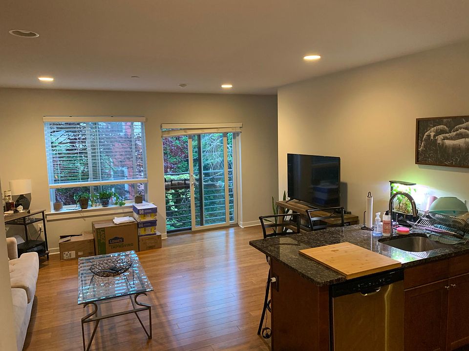 1st image of 622 N 2nd St Unit 304