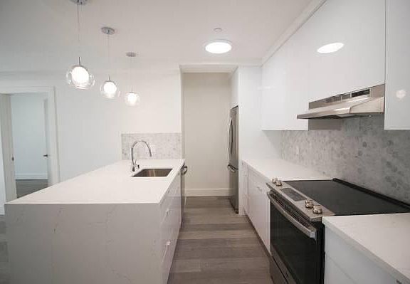 2nd image of 625 Guerrero St #14