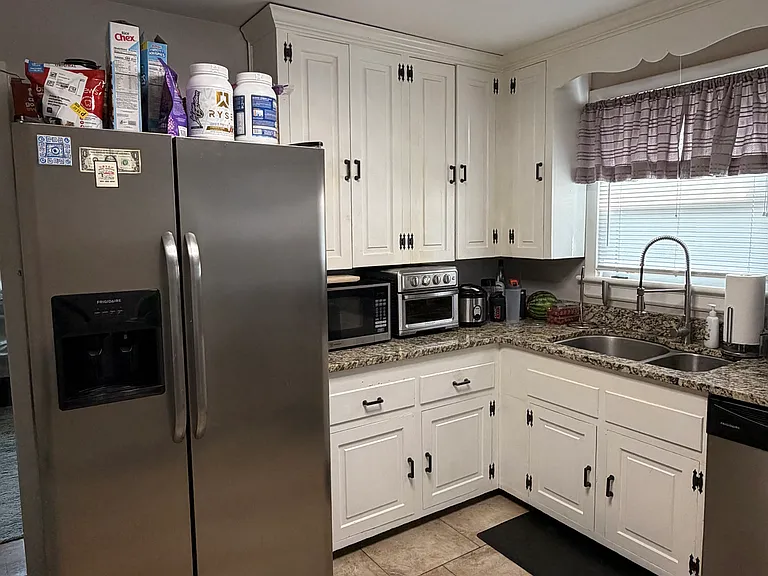 2313 Dickens Rd — Photo 15