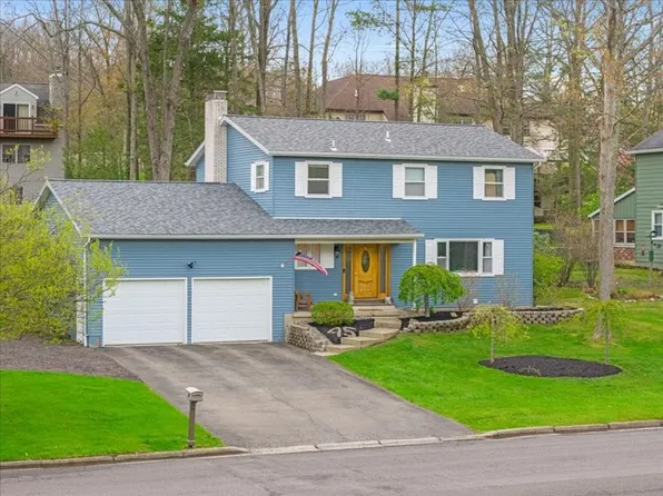 45 Oakwood Dr, Apalachin, NY 13732