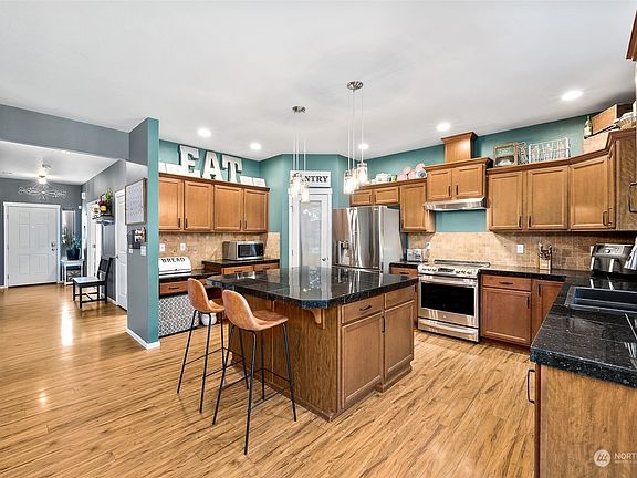 5th image of 2127 197th Street Ct E