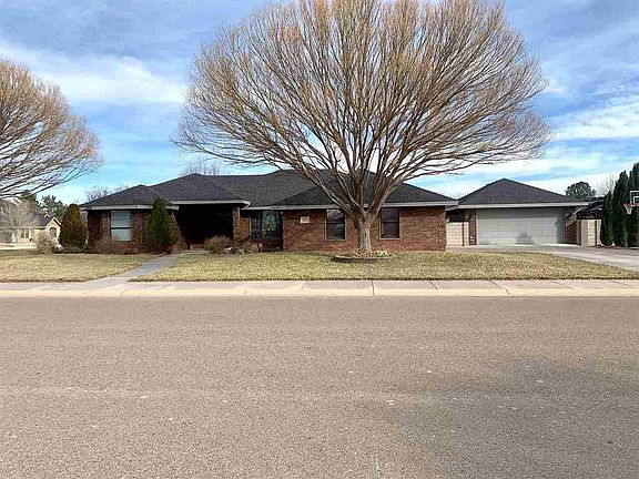 2nd image of 909 Saunders Dr