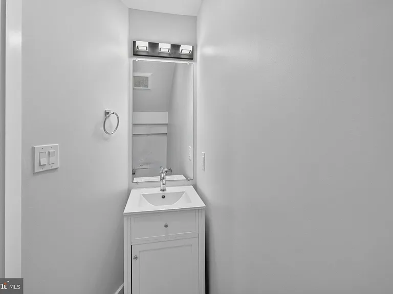 1650 Columbia Rd NW #402 — Photo 8