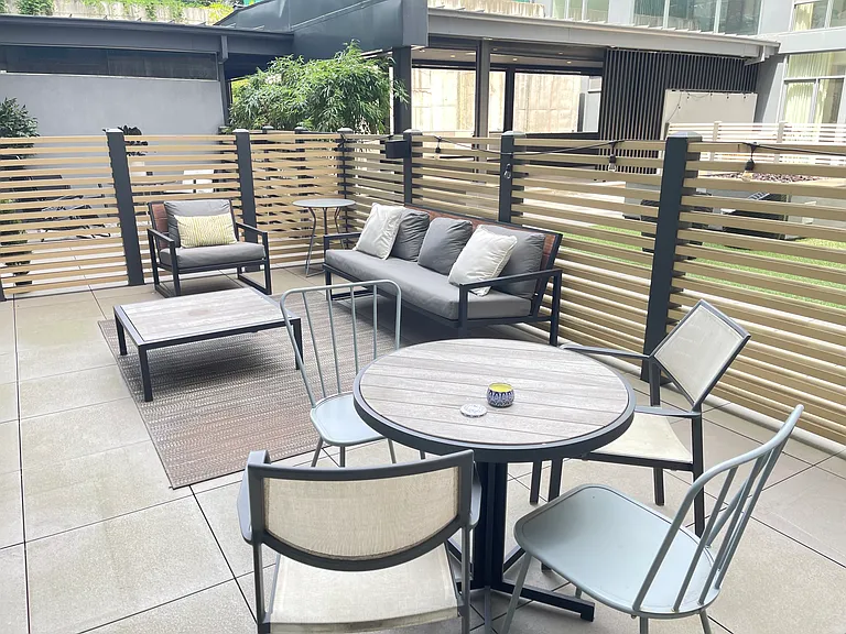 540 W 49th St #CY4S — Photo 11