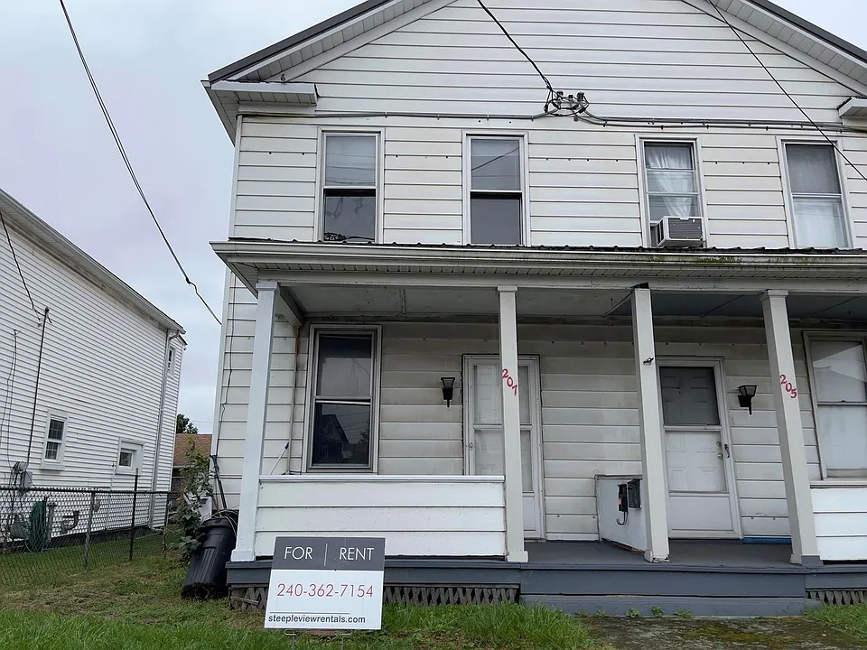 207 Industrial Blvd W