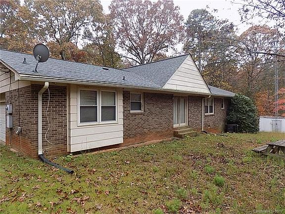 2nd image of 904 Wildwood Dr