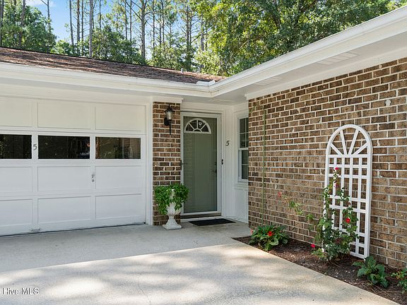 2nd image of 5 E Pine Court