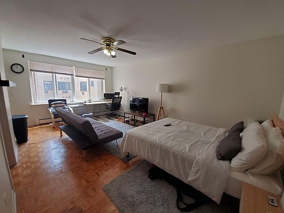 3rd image of 539 W Stratford Pl APT 411