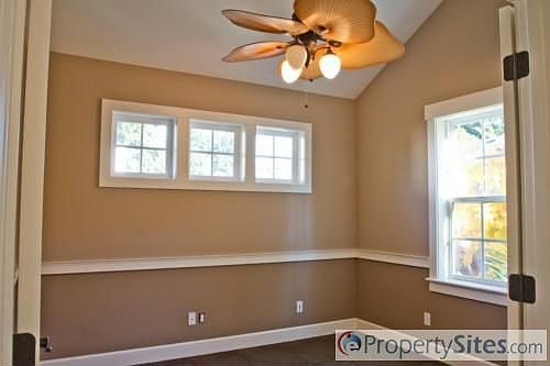 4th image of 12528 5th Ave NE