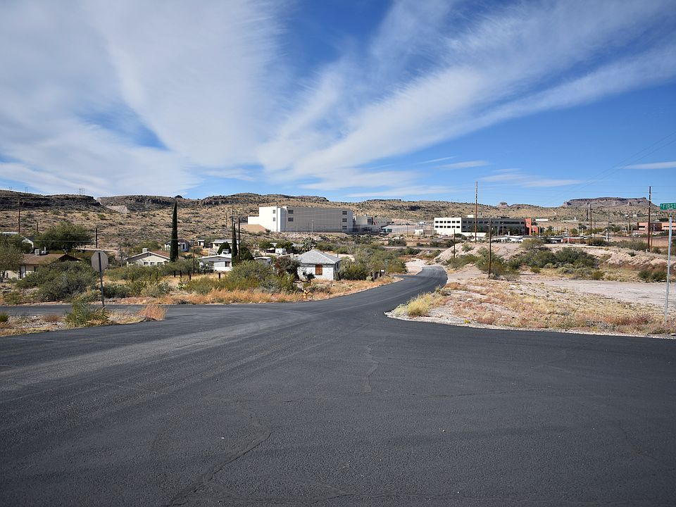 1st image of N 1st St