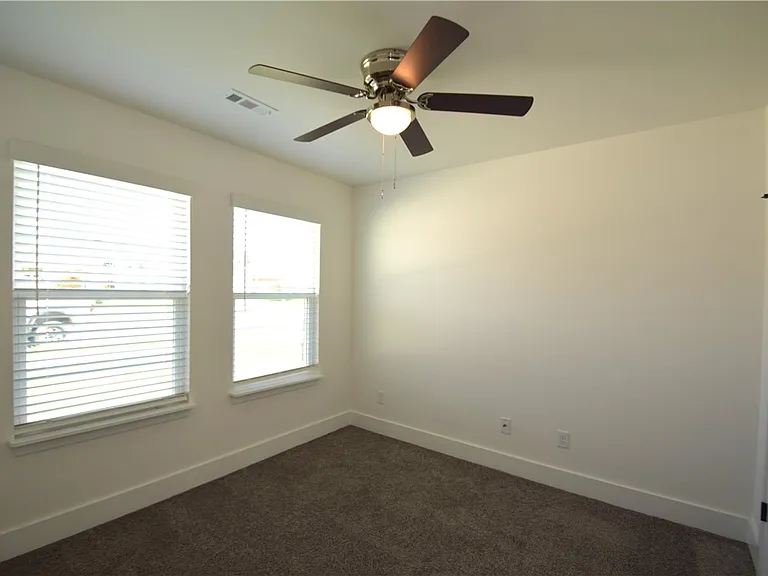 2071 Bluestem Dr — Photo 16