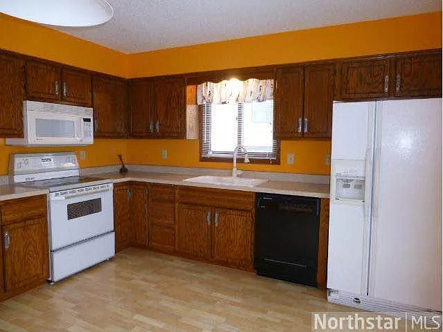 416 Pierce St NE — Photo 5