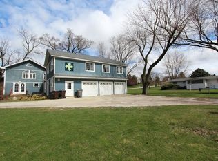 1012 N Ridge Rd, McHenry, IL 60050