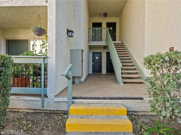 23675 Park Capri Unit 24, Calabasas, CA 91302